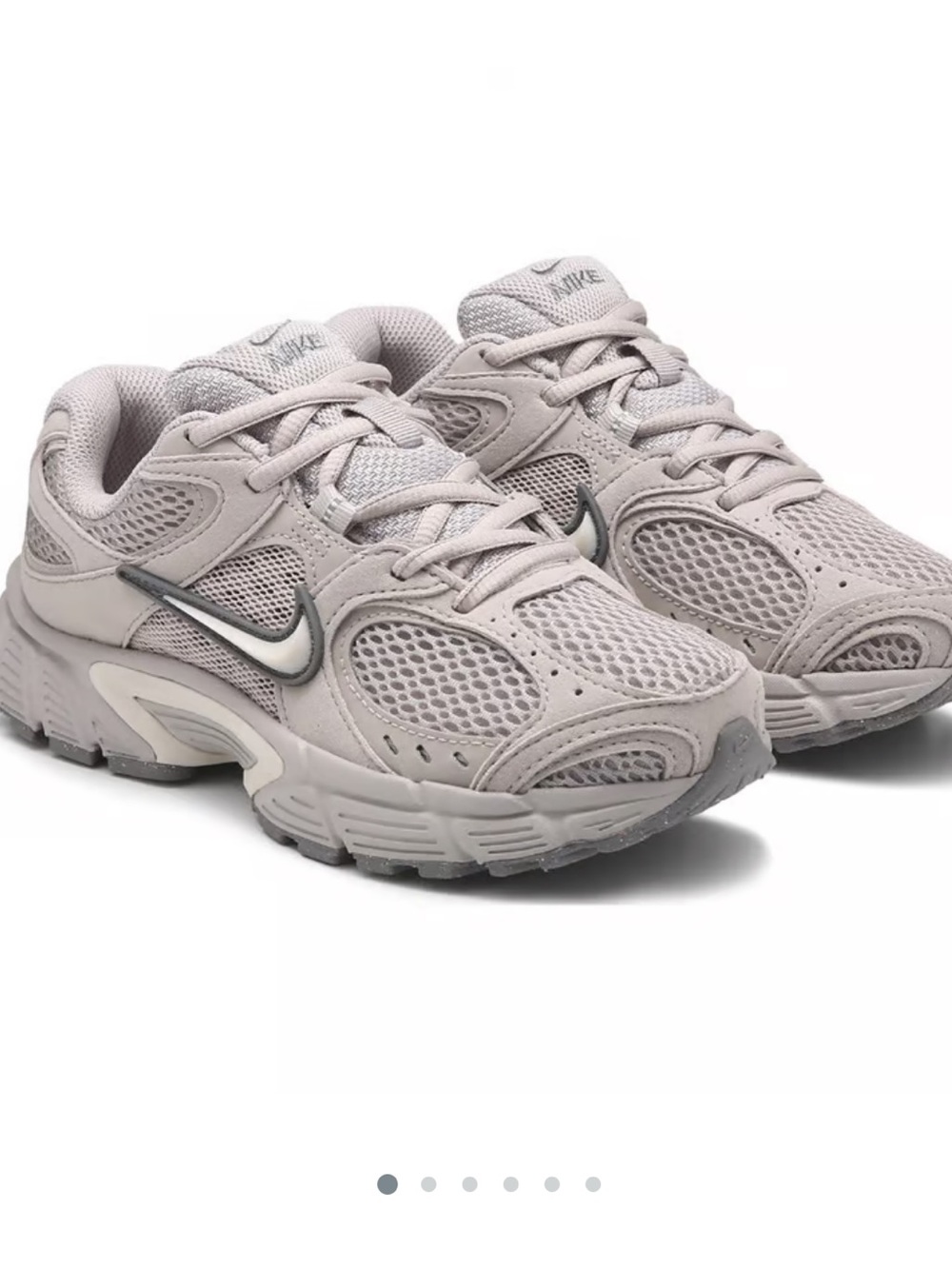 Nike Women’s V5 RNR Sz 9.5 Orewood/ Brown Sneakers